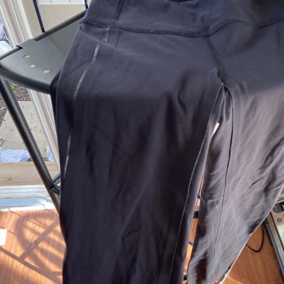 Lulu Cropped Leggings size 2 - Picture 3 of 5